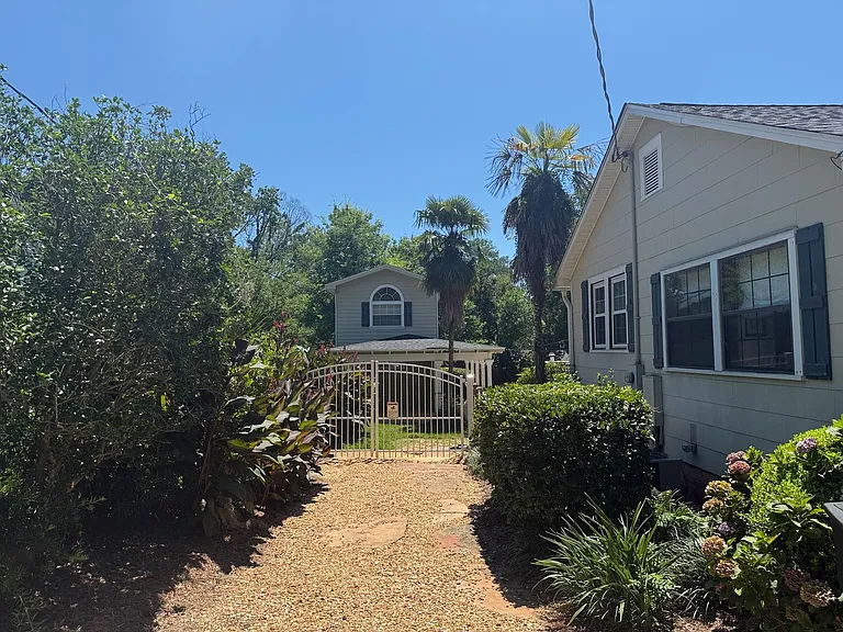 1523 Grape St — Photo 14