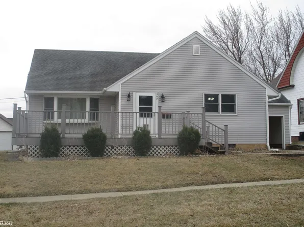 307 Elm St, Schleswig, IA 51461