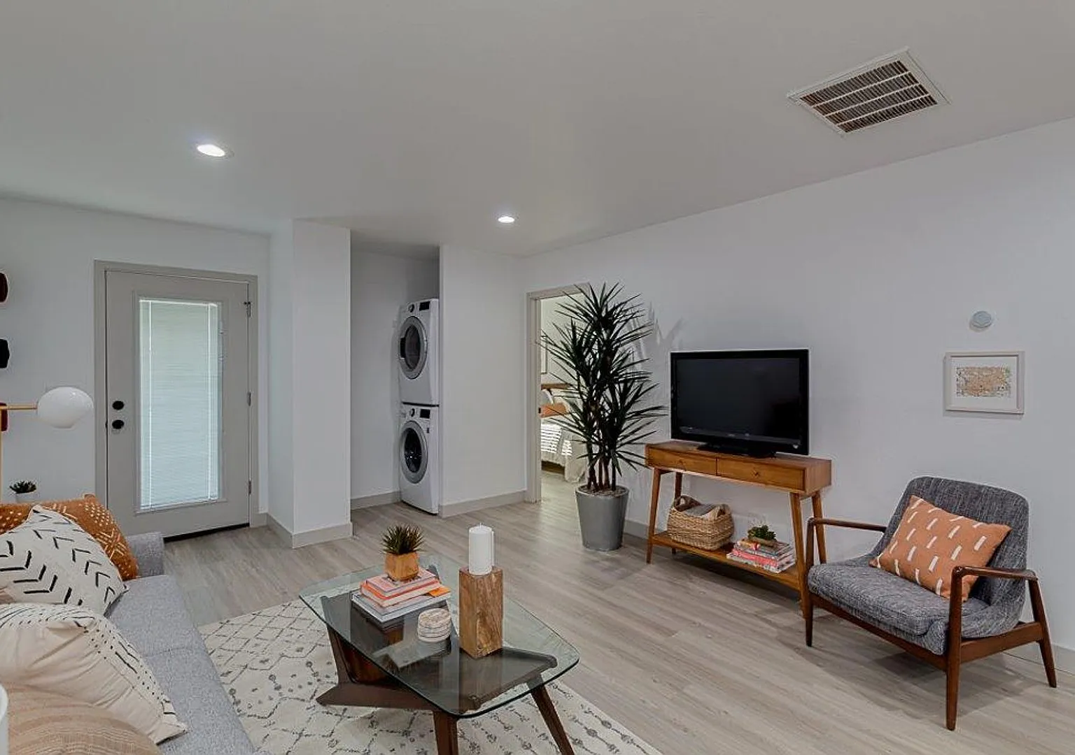 Gorgeous, Open Concept Two Bed Two Bath near Old Town Scottsdale! — Photo 3