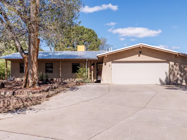 700 Jeffrey Pl, Los Alamos, NM 87547