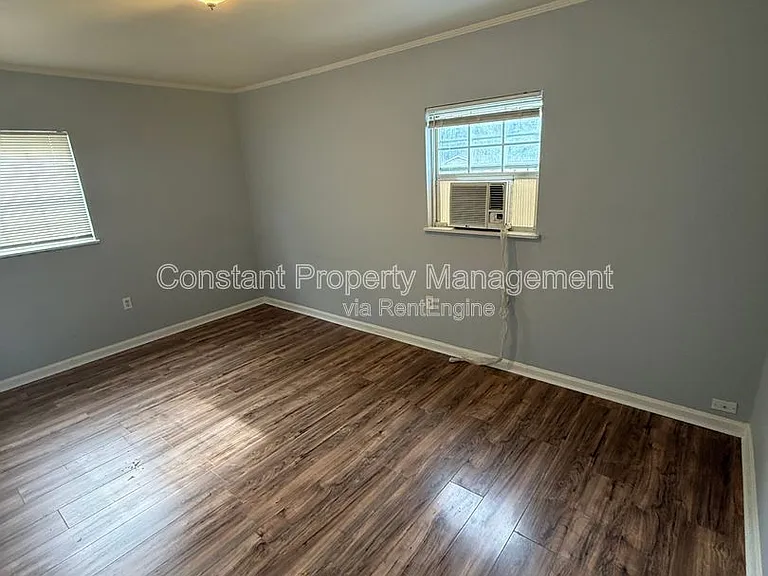 1110 Dewey St — Photo 12