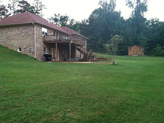 Room to entertain (looking North)