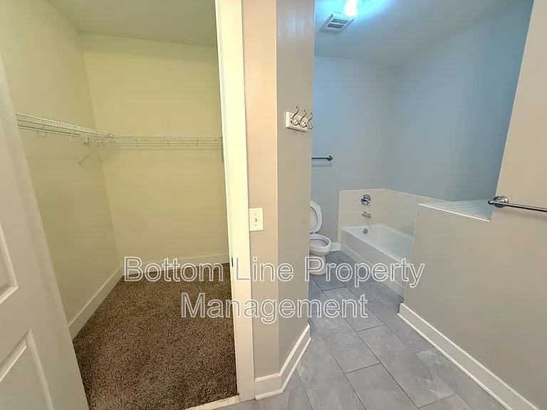 1101 W 1st St #105 — Photo 15