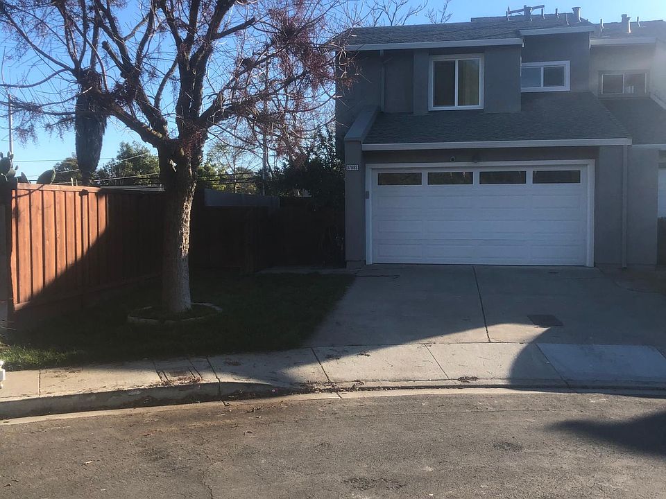 2nd image of 37983 Essanay Pl