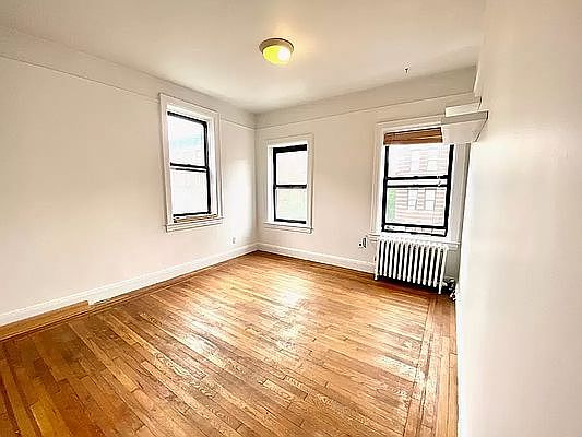 2nd image of 98 Macdougal St #4AA