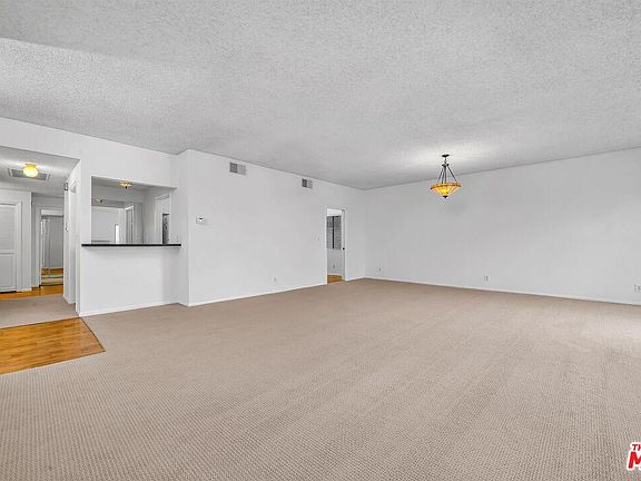 5th image of 1739 Federal Ave APT 201