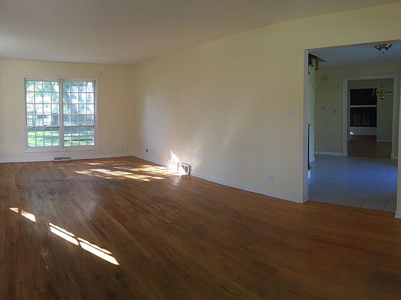 2nd image of 1306 S Fernandez Ave
