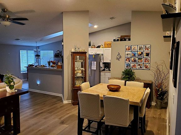 3rd image of 3126 Ashridge Dr