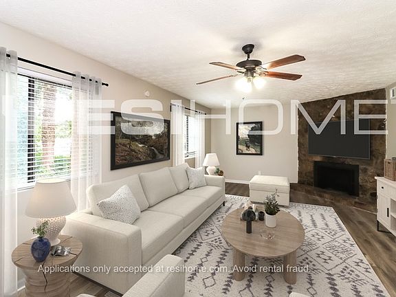 5th image of 3947 Wood Path Dr