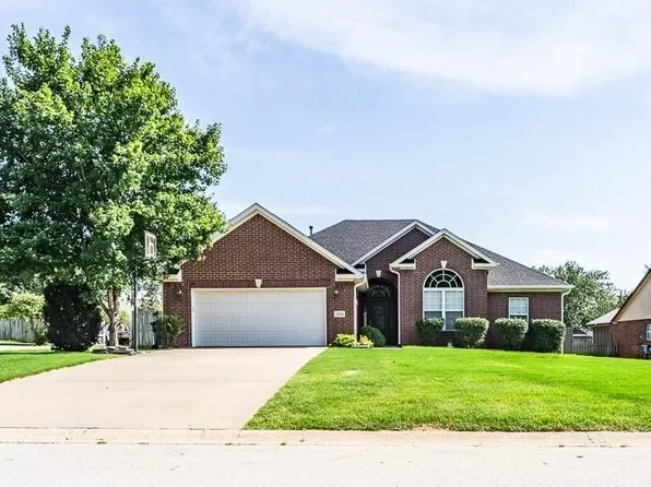 2806 SE 3rd St, Bentonville, AR 72712