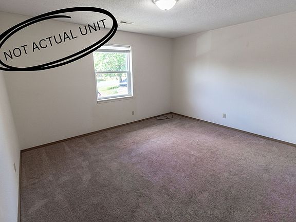 4th image of 420 N East Park Ln #D