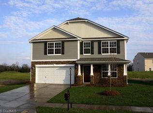 3267 Grandview Club Rd, Pfafftown, NC 27040