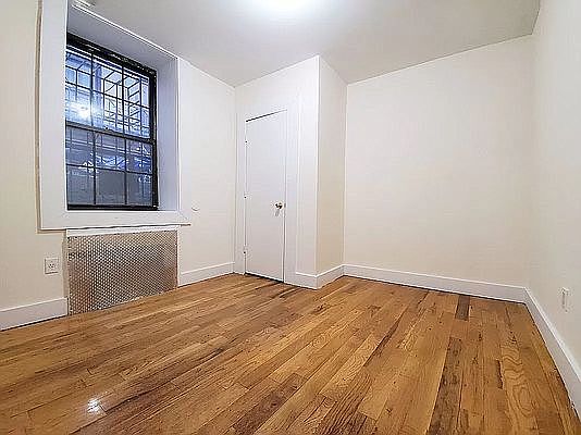 3rd image of 356 Franklin Ave #2L