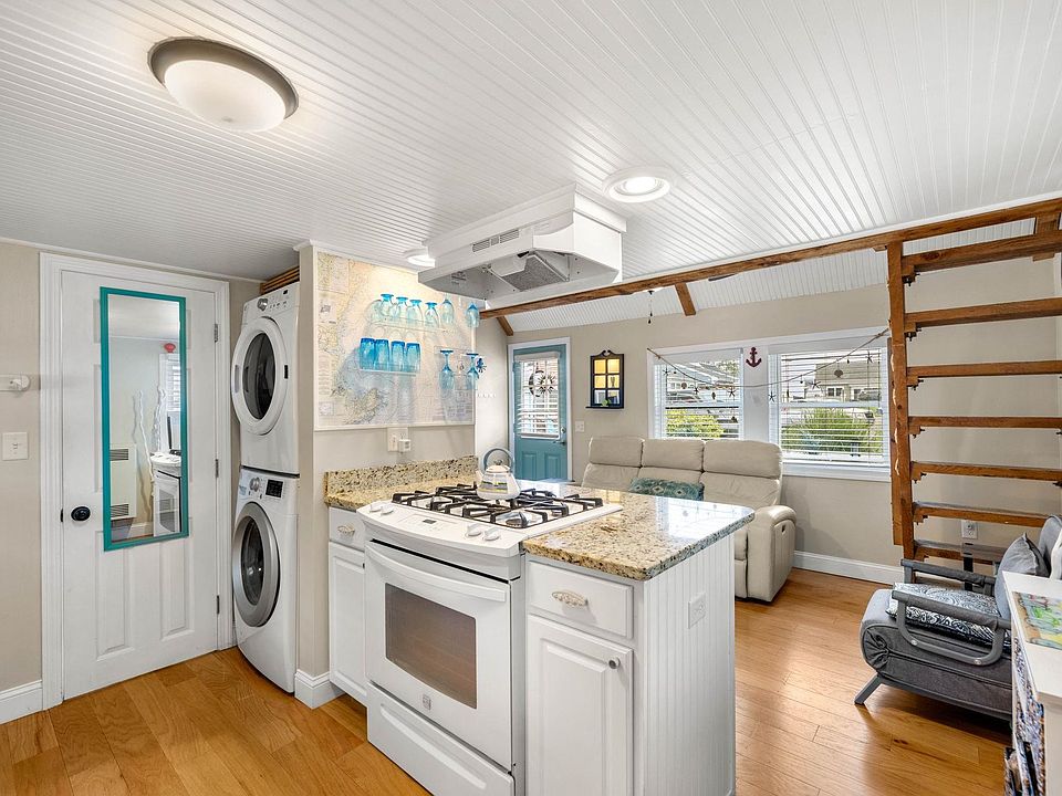 1st image of 470 Winnacunnet Road #8