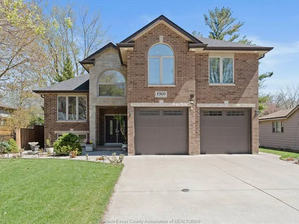 1960 Randolph Ave, Windsor, ON N9B 2W5