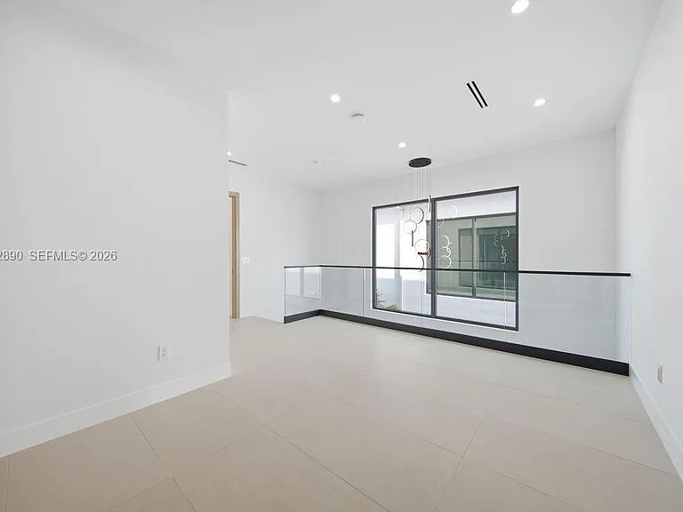 1316 NE 16th Ter #A — Photo 38