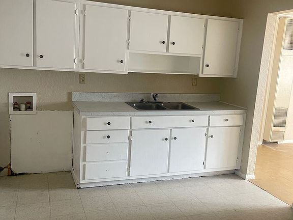 2nd image of 1200 N Llano Dr