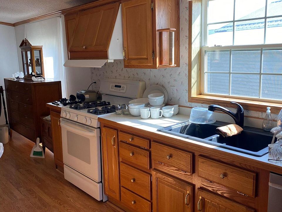 2nd image of 1305 Pineview Ln