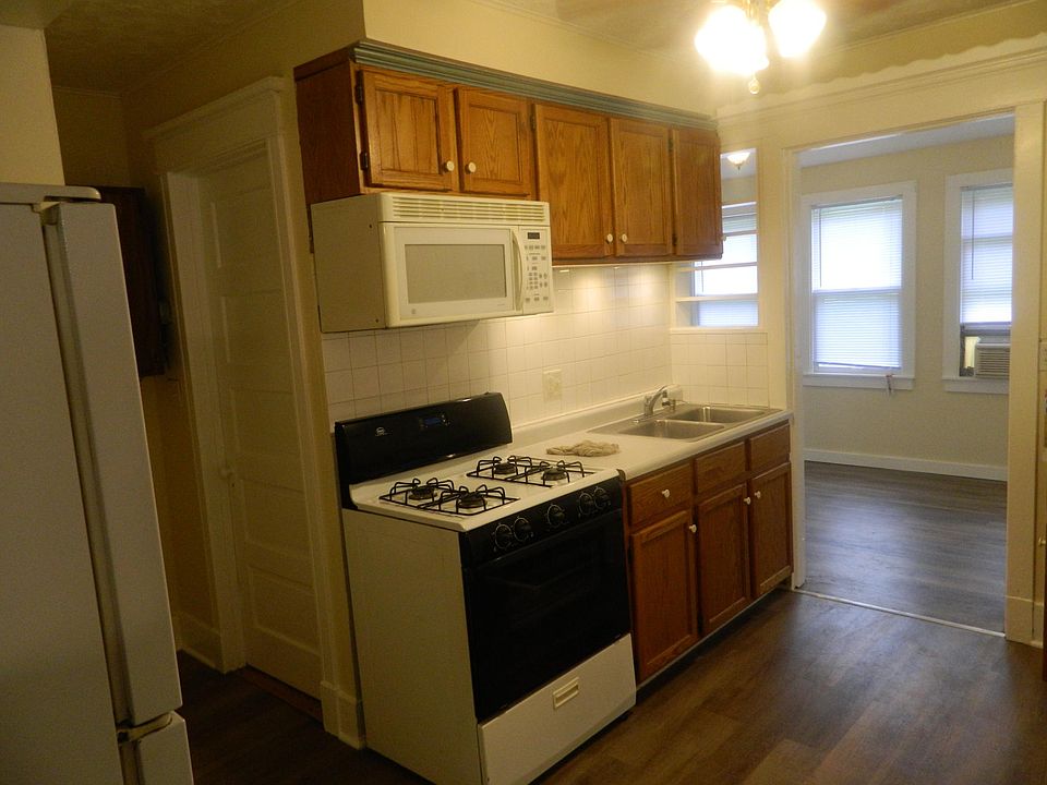 1st image of 7N017 Watseka Ave APT 2S