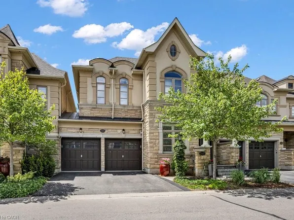 2444 Chateau Cmn, Oakville, ON L6M 0S1
