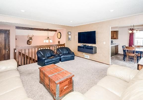 5th image of 325 5th Ave S