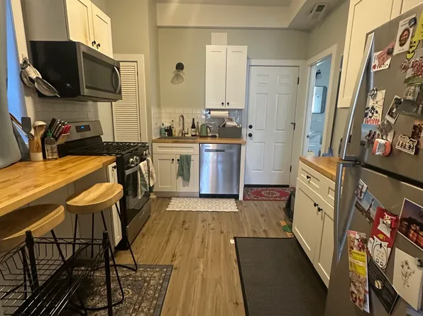 1628 W Ohio St APT 2F, Chicago, IL 60622