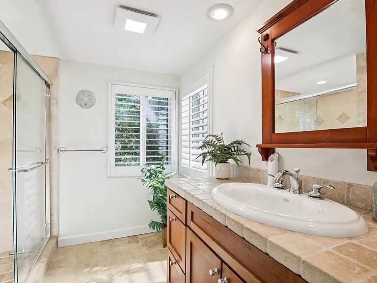5422 Siesta Cove Dr — Photo 17