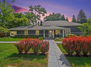 5675 Carlburt St, West Bloomfield, MI 48322
