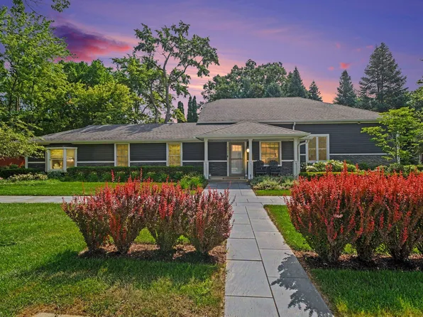 5675 Carlburt St, West Bloomfield, MI 48322