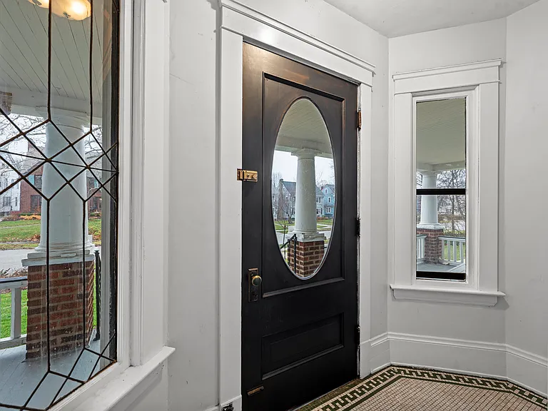 2277 S Overlook Rd — Photo 3