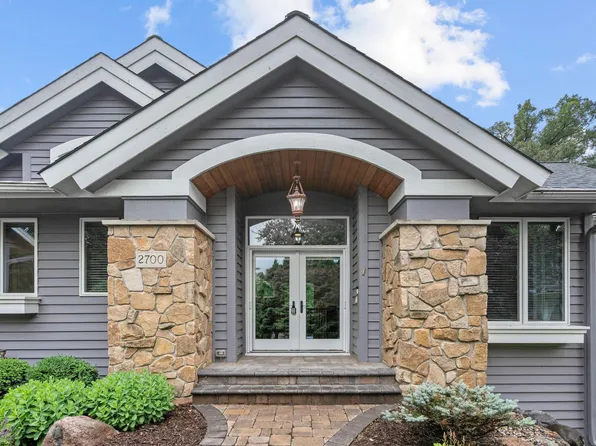 2700 Ashbourne Rd, Wayzata, MN 55391