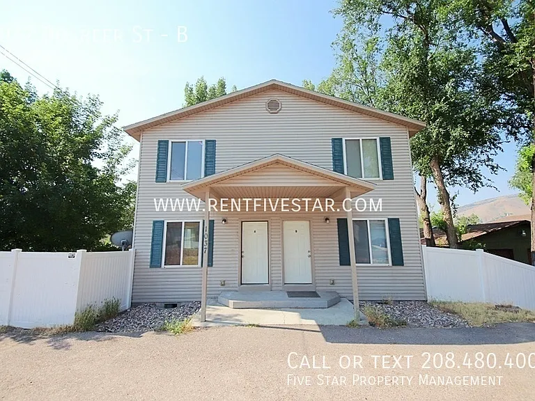 1037 Dolbeer St #B — Photo 1