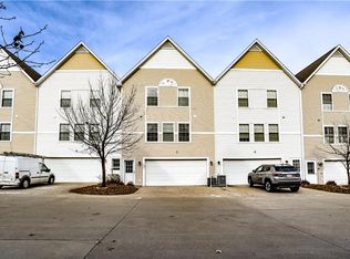 1072 10th Ave NW, Altoona, IA 50009