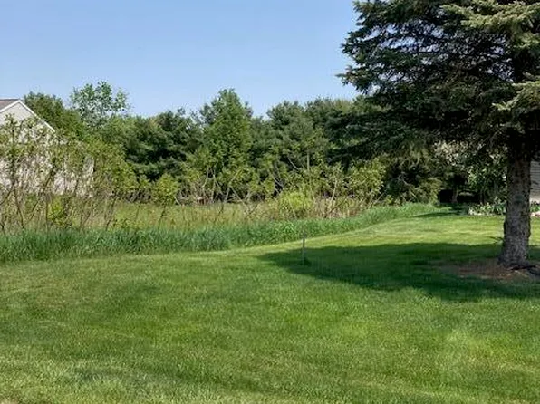 107 Cannes Dr, Brooklyn, MI 49230
