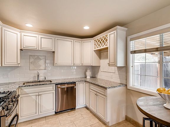 4th image of 2350 S Knox Ct