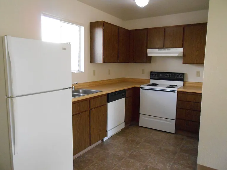 835 Shiloh Ct — Photo 10