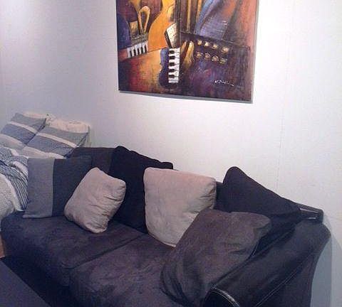 4th image of 209 E 81st St #2E
