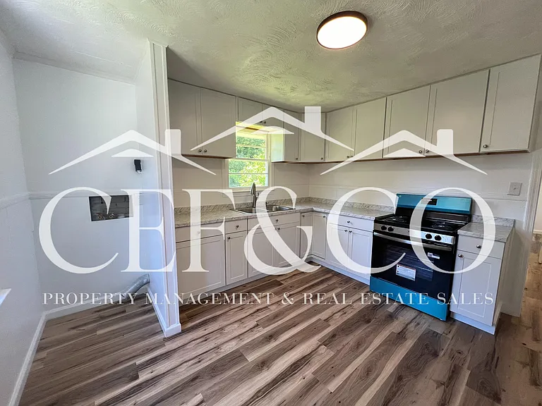 228 Caulder Cir — Photo 8