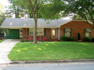 1010 Bradbury Dr, Greensboro, NC 27410