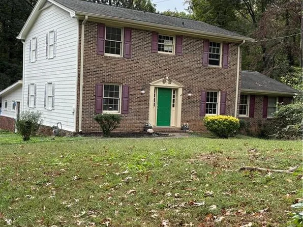 5762 Renee Ct NW, Lilburn, GA 30047