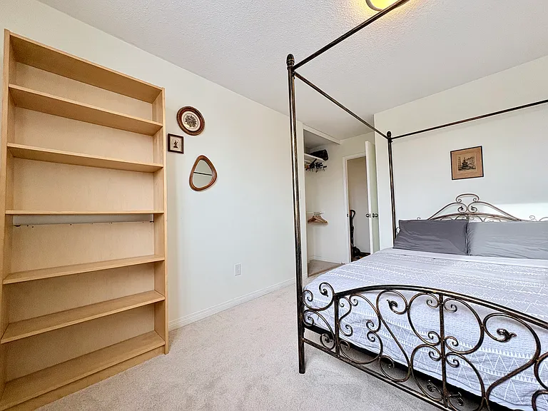313 20th Ave SW #402 — Photo 10