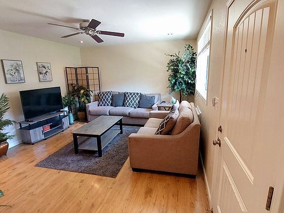 3rd image of 3553 N E St #3553