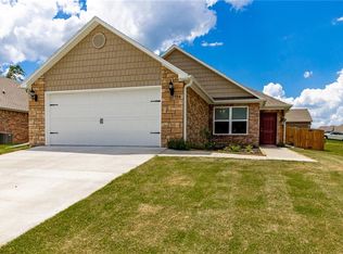 2134 Talia Trl, Siloam Springs, AR 72761