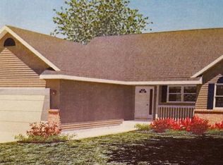 801 N Manor Dr, Silver Lake, WI 53170