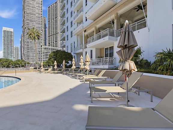 5th image of 701 Brickell Key Boulevard #610