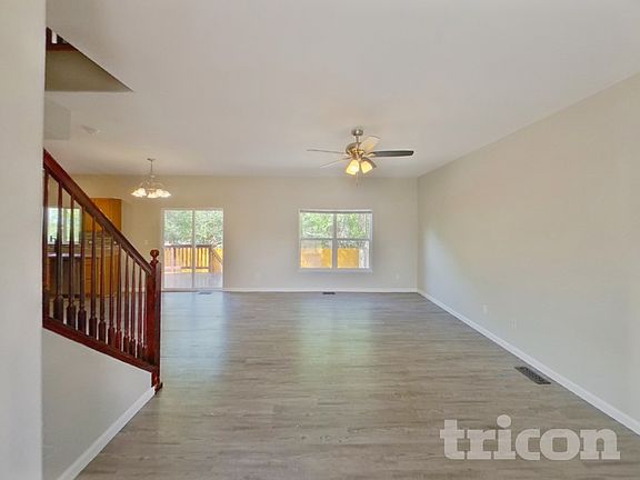 3rd image of 6530 Latah Ln