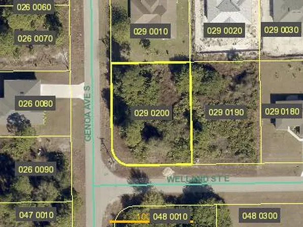 1105 WELLAND Street E, Lehigh Acres, FL 33974