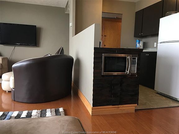 5th image of 111 Riverside Dr E #1403