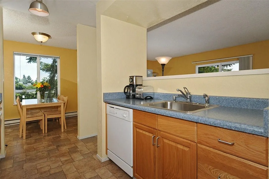 2 bed, 974 sqft, $2,295 — Photo 3