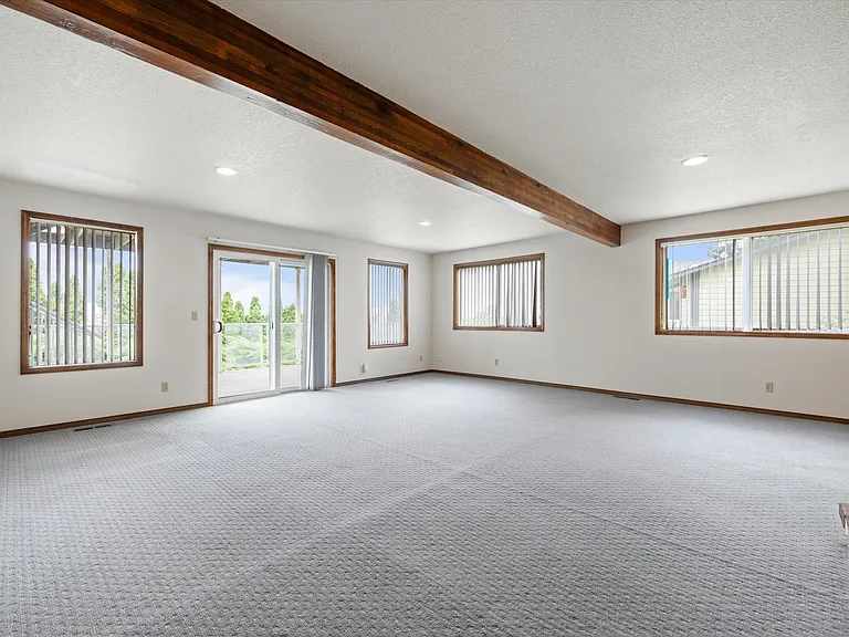 212 Edgewood Dr — Photo 25